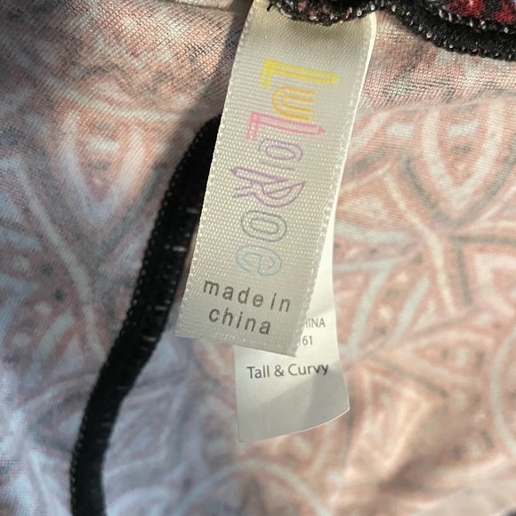 ⭐️4 for $10⭐️ Maroon Mandala Leggings. Women's Size Large / XL. Buttery Soft. - Picture 6 of 6